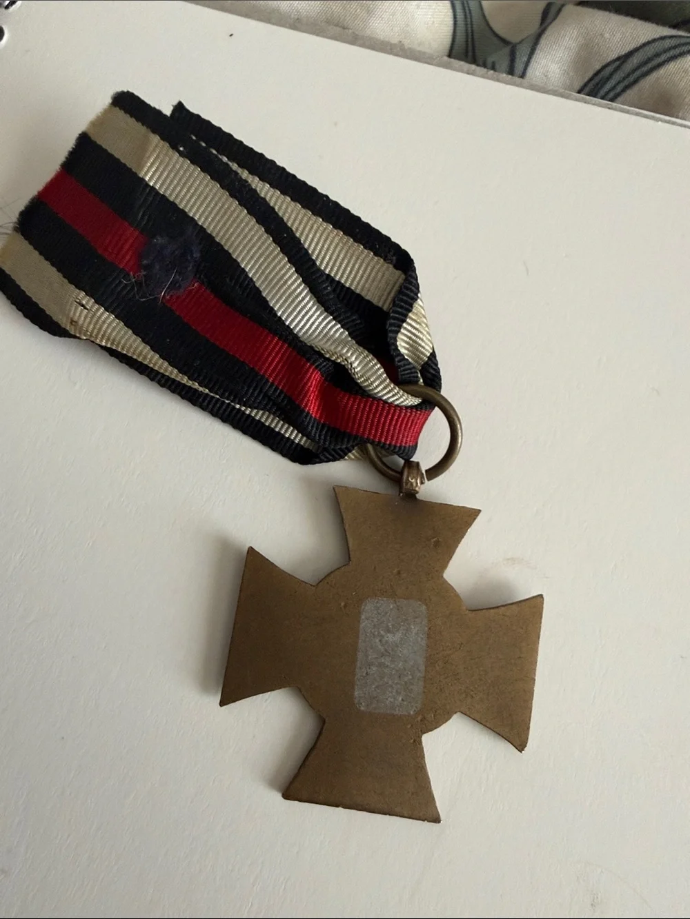 Hindenberg World War Bronze 1914-1918 Cross Medal with Red, Black & Cream Ribbon